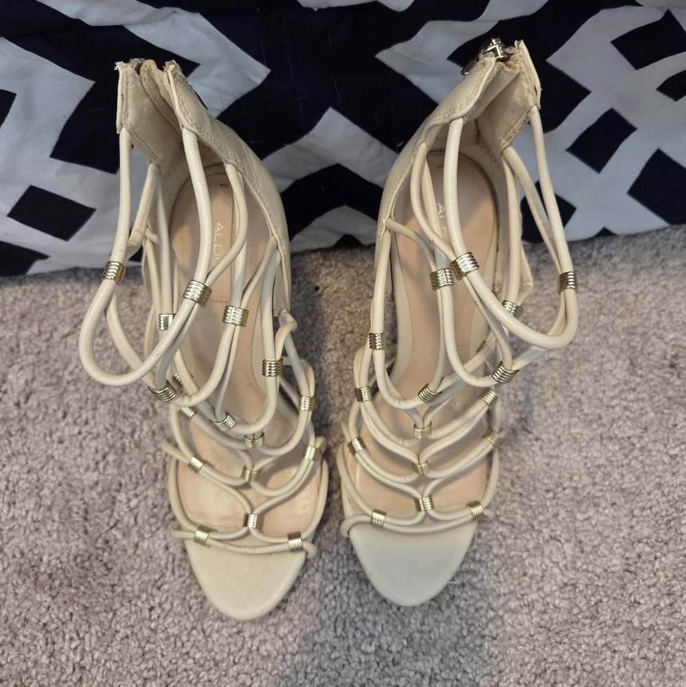 Sandals - Picture 2 of 5